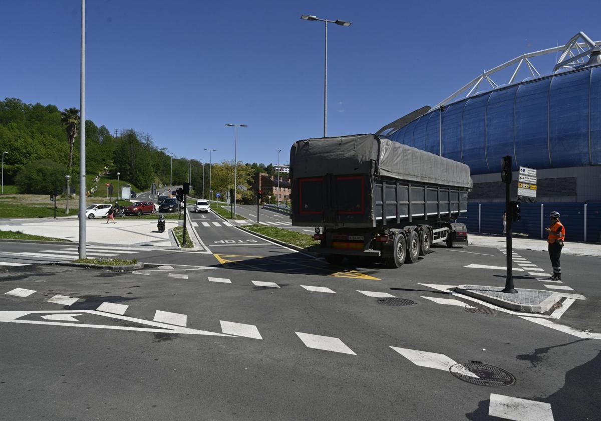 La plaza Aita Donostia se abre a vehículos y peatones aliviará el tráfico en Amara