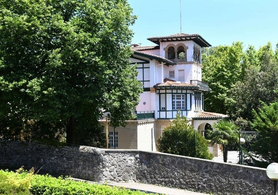 Vista exterior del palacio de La Cumbre en Donostia.