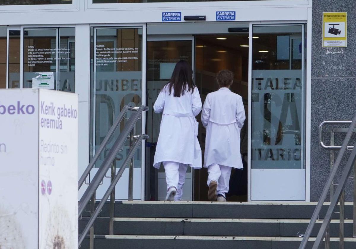 845 médicos se inscriben para la OPE de 143 plazas de difícil cobertura de Osakidetza