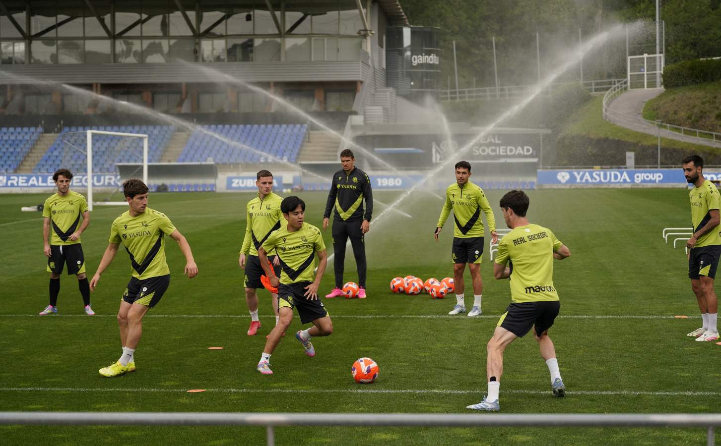 La Real Sociedad prepara el derbi