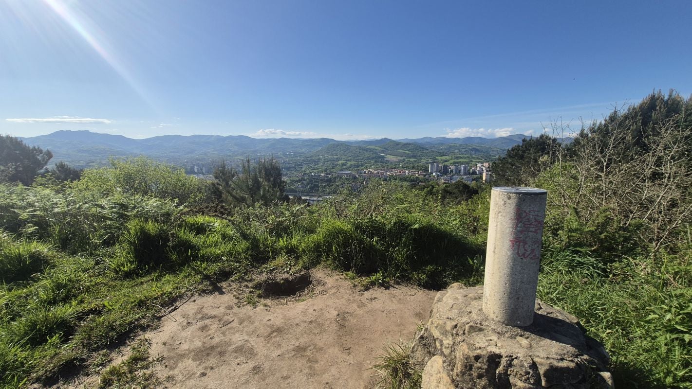 La discreta cima en mitad de la ciudad
