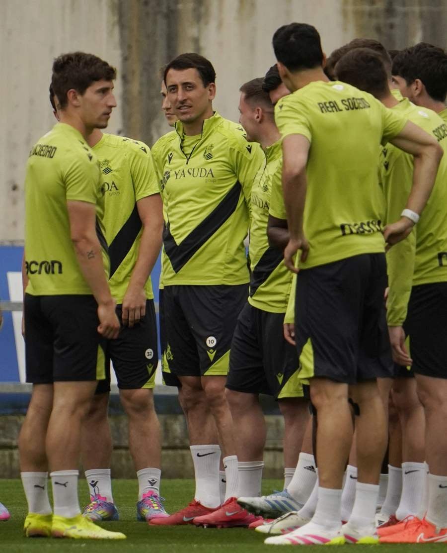 La Real Sociedad prepara el derbi