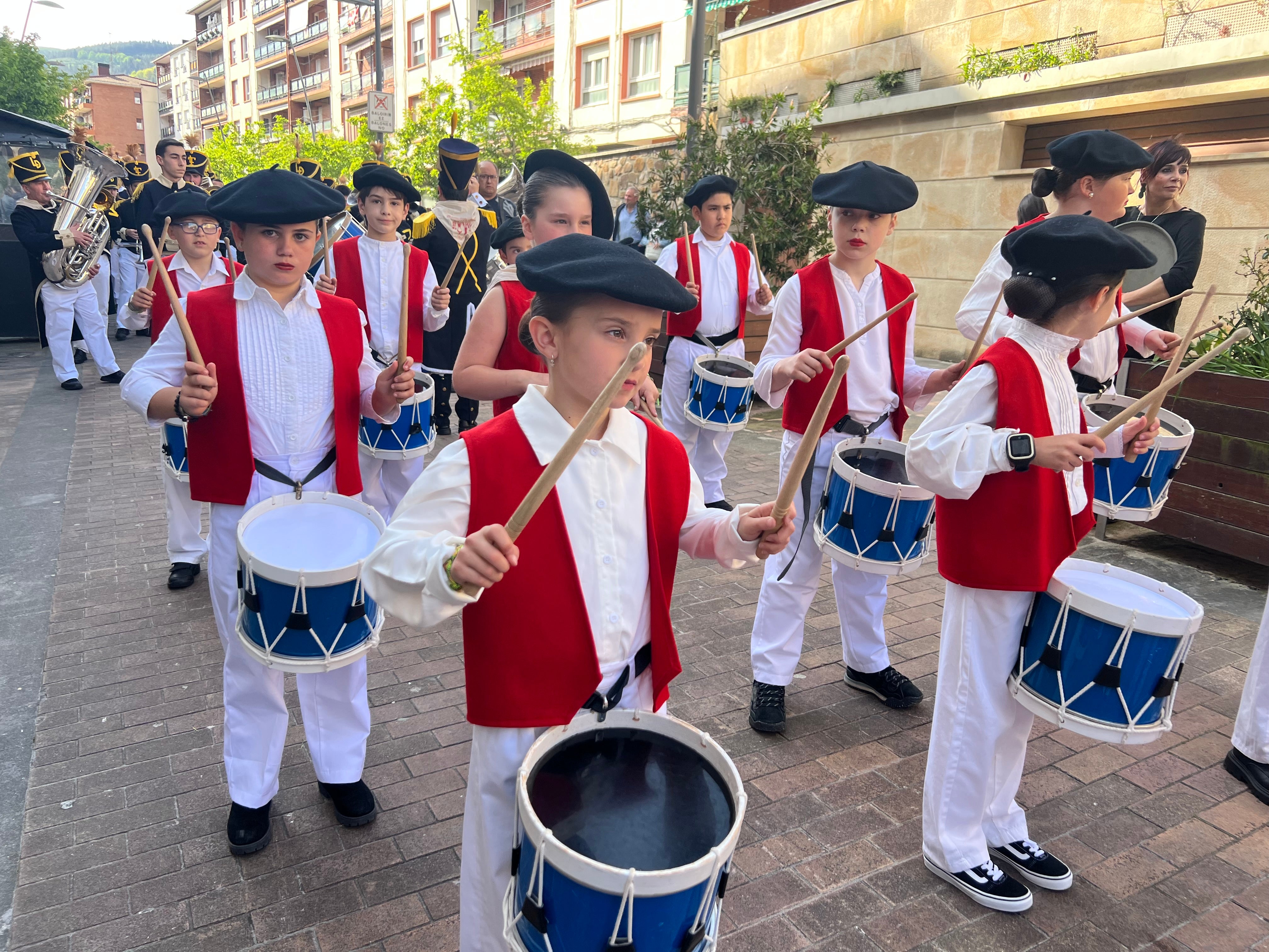 La fiesta continúa en Legazpi
