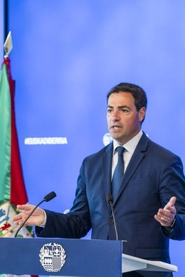 Pradales reclama «ensanchar» el autogobierno ante la «fragilidad» demostrada tras el apagón