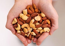 Una experta en nutrición desvela «algo que hay que hacer» antes de comer frutos secos para no poner en riesgo la salud