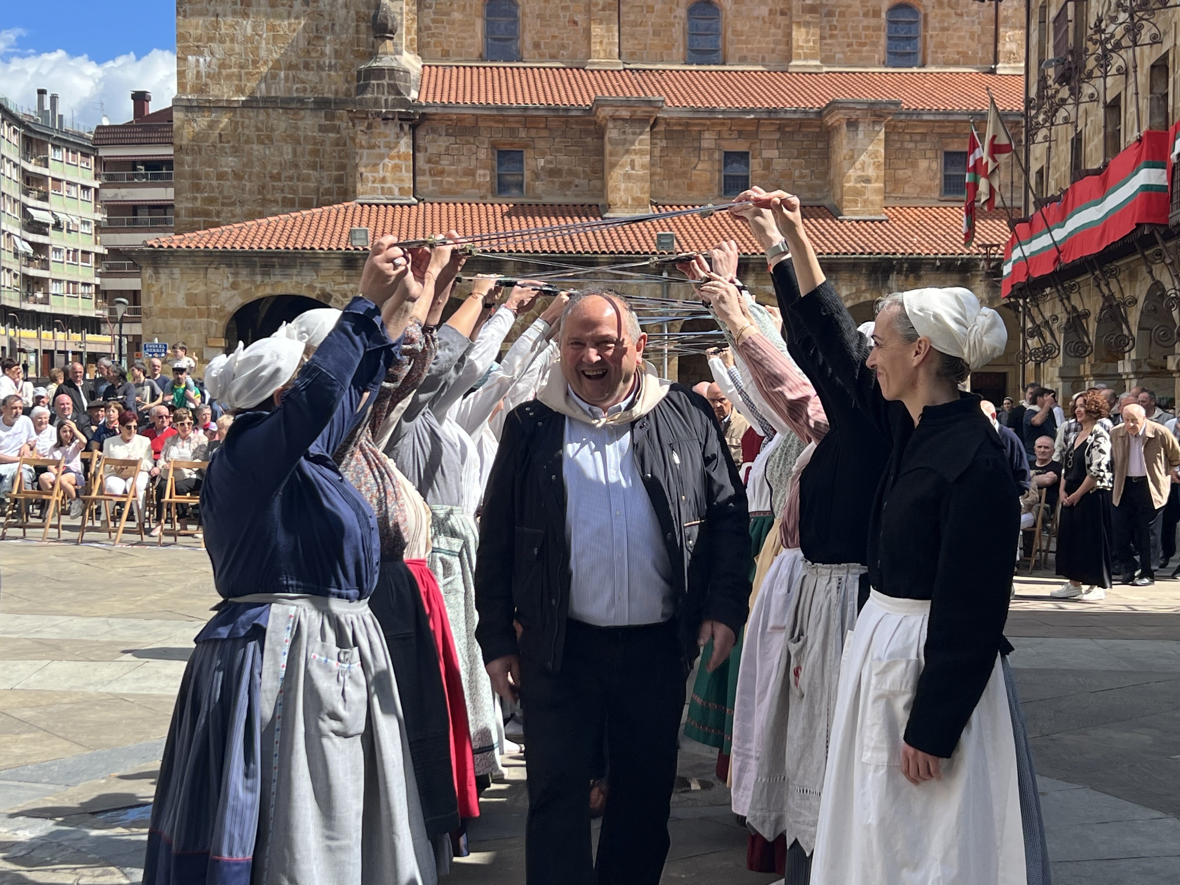 Histórica y emotiva Ezpata Dantza