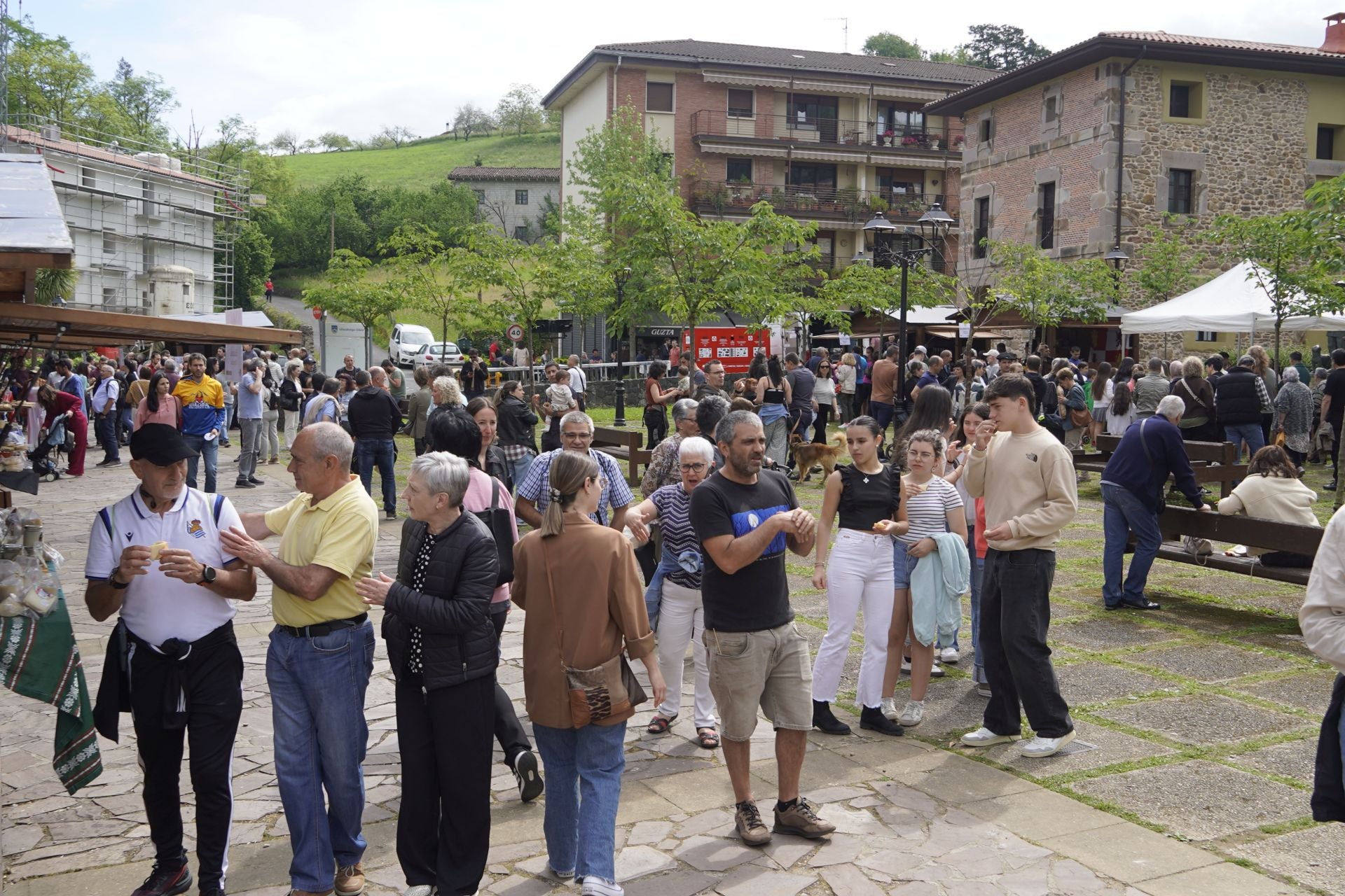 Jendetza, gazta eta artalde artean: Idiazabalgo Gazta Azoka ikusgarria