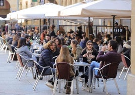 El Ayuntamiento recortará el horario de funcionamiento de las terrazas hosteleras.