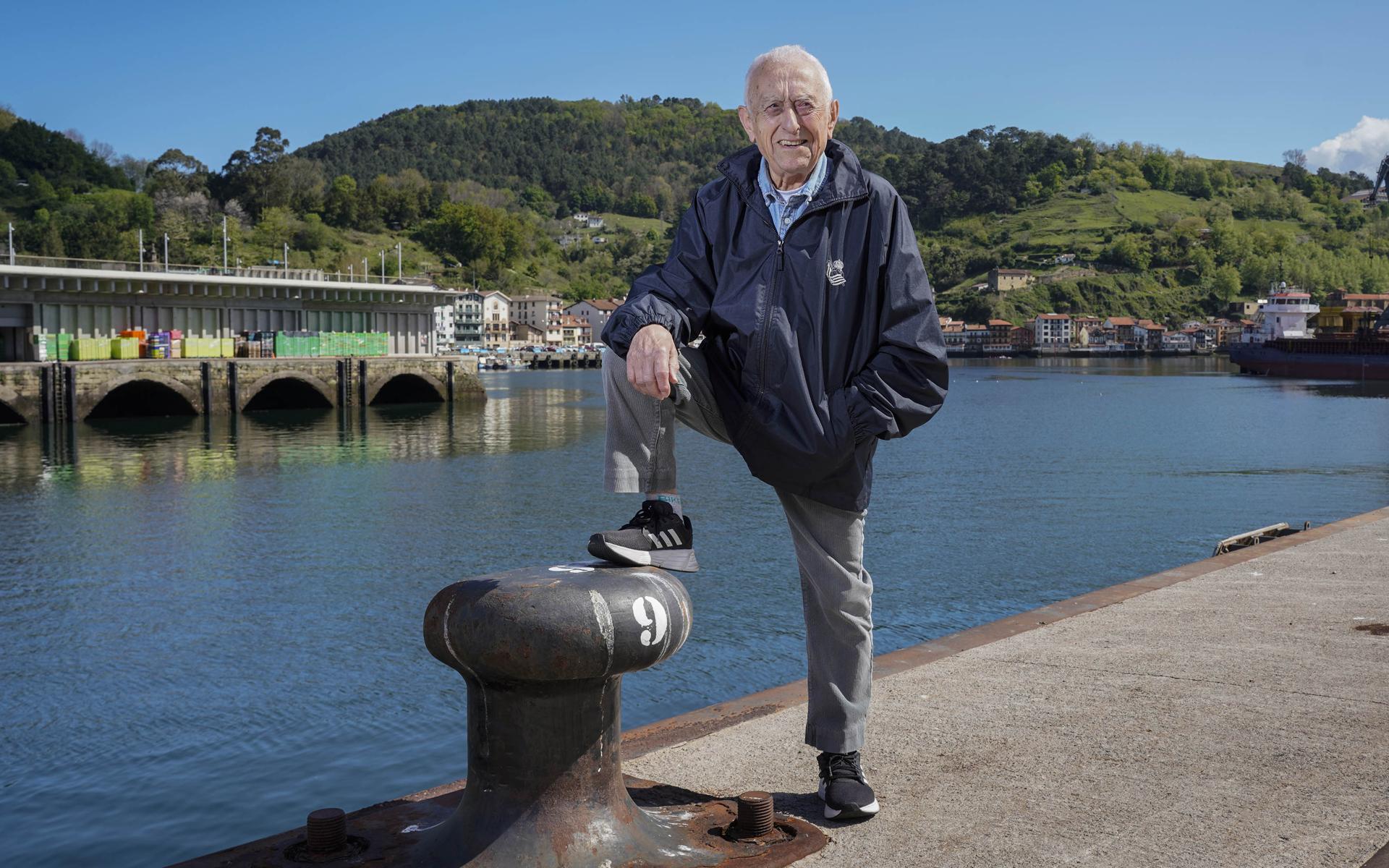 Sabin Lersundi, en el lugar aproximado donde hacía guardia en el submarino.