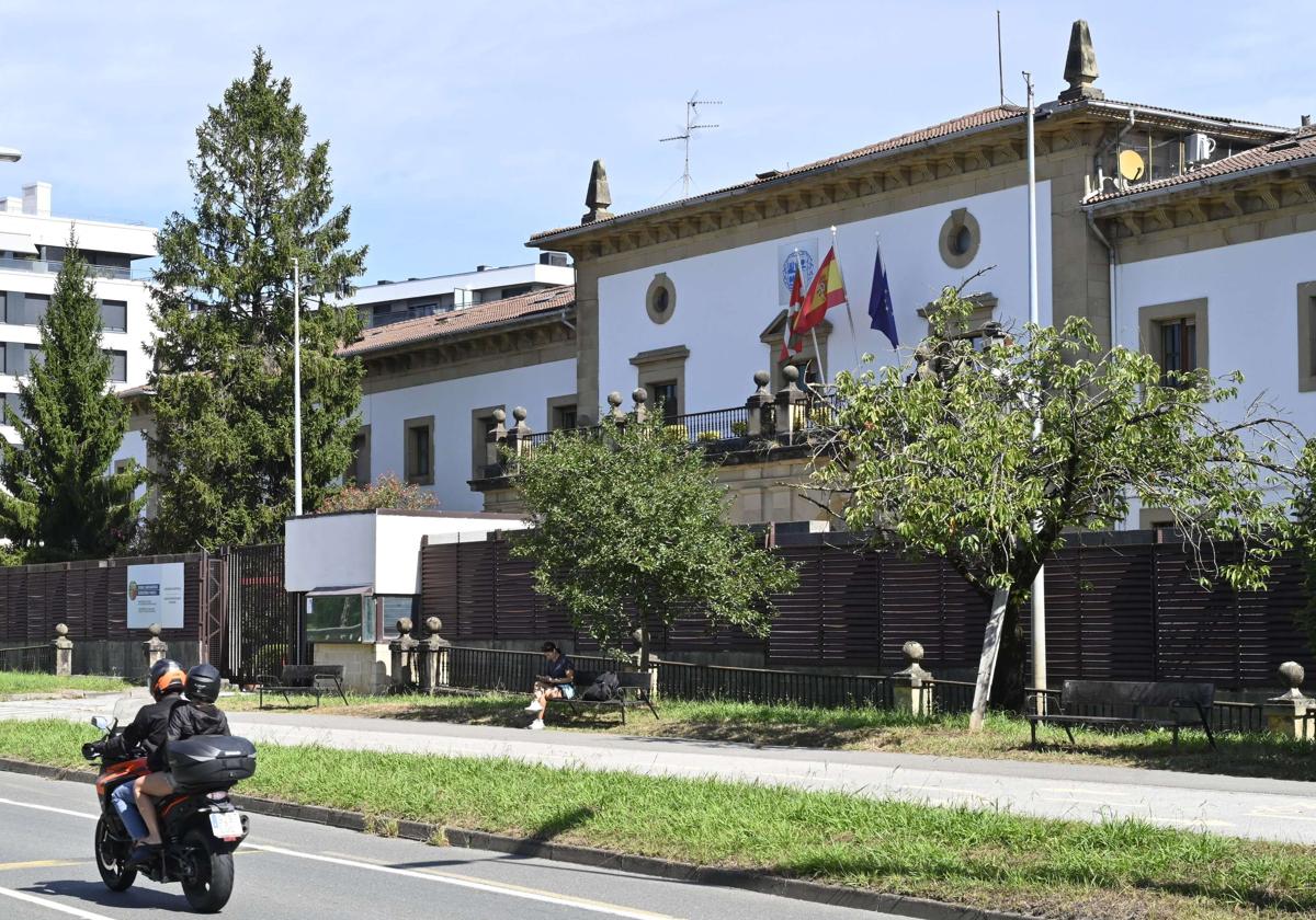 Exteriores de la cárcel de Martutene en Donostia.