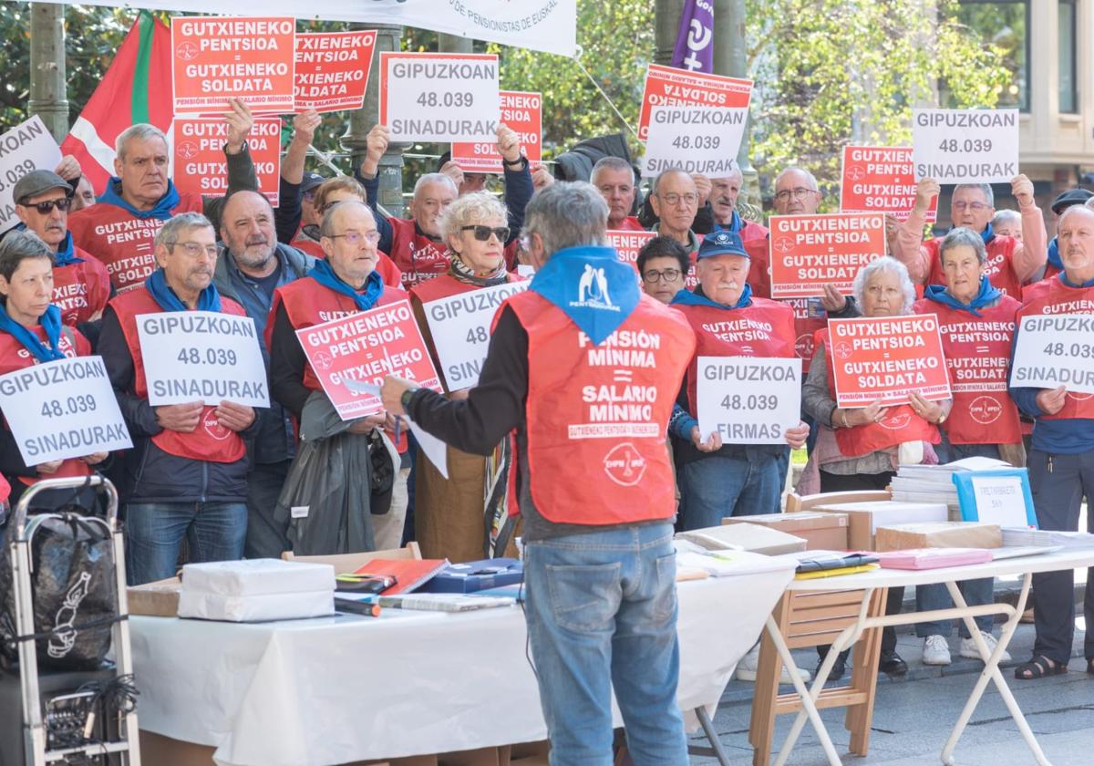 Pensionistas de Gipuzkoa logran 48.000 firmas en apoyo a mejorar prestaciones