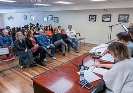 Acto de entrega del año pasado de los concursos literarios en la Casa de Cultura.