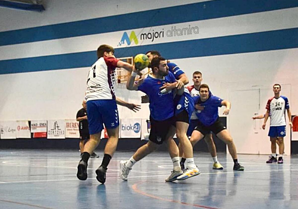 El Ordizia de balonmano se estrena con victoria en la Copa