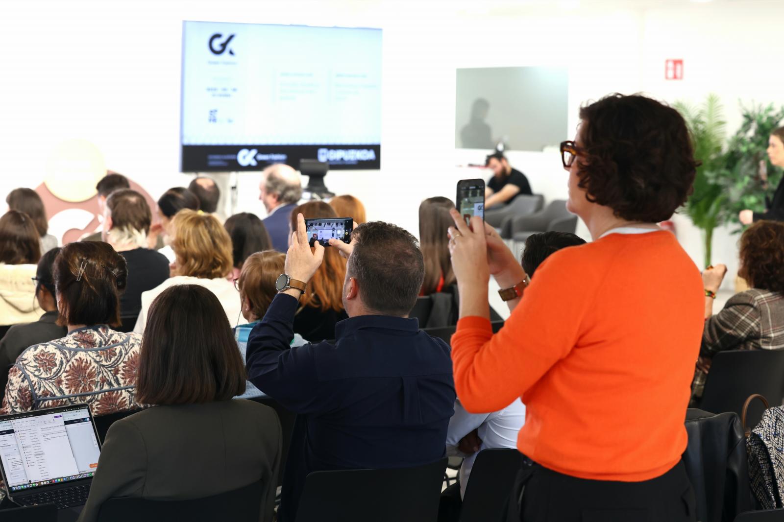 El Foro de Moda Sostenible en DV Gunea, en imágenes