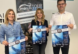 Lourdes Anza, Nerea Errasti y David Sánchez en la presentación de las actividades del Cimasub que recalarán en Zumarraga.