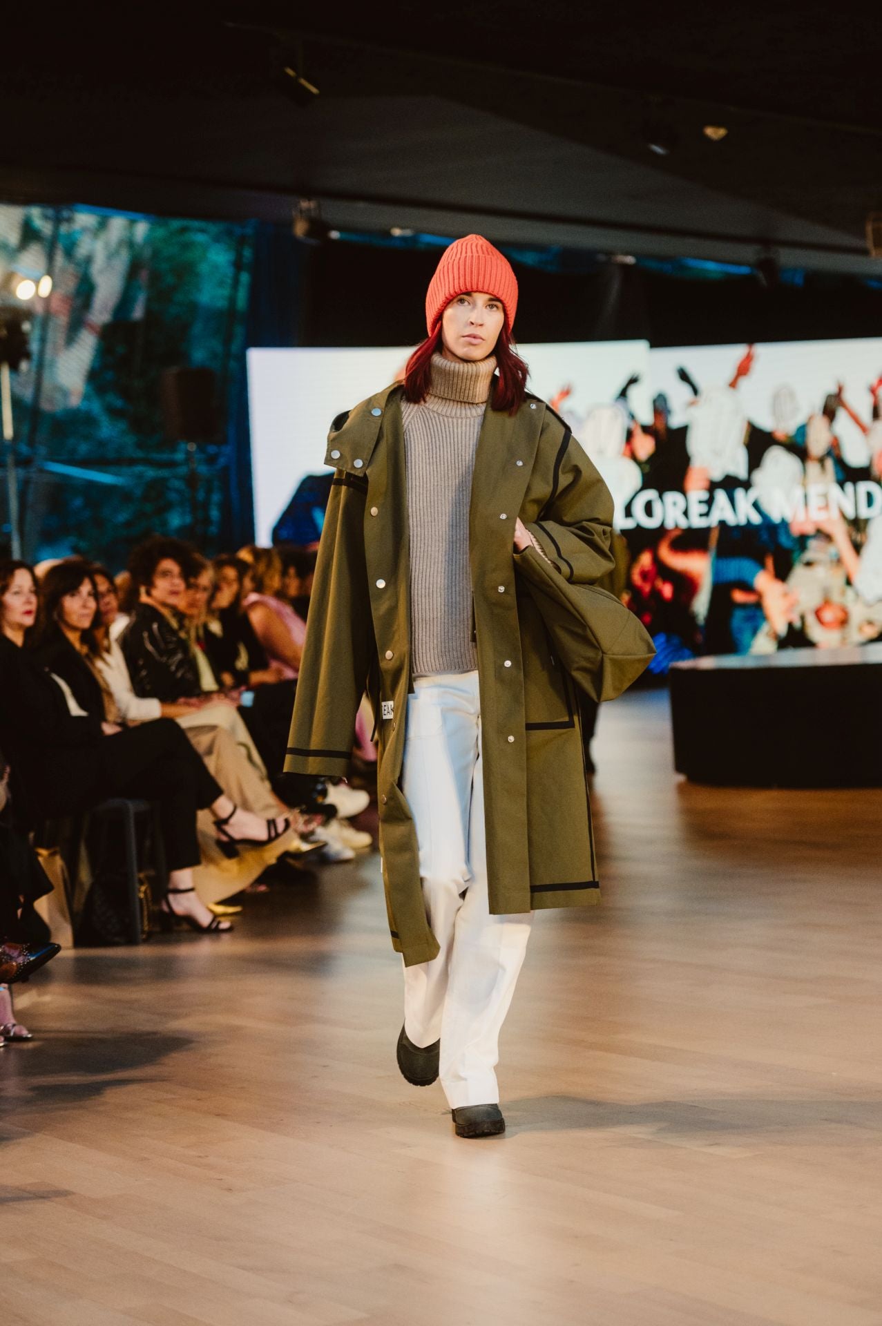 El desfile 30 aniversario de Loreak Mendian