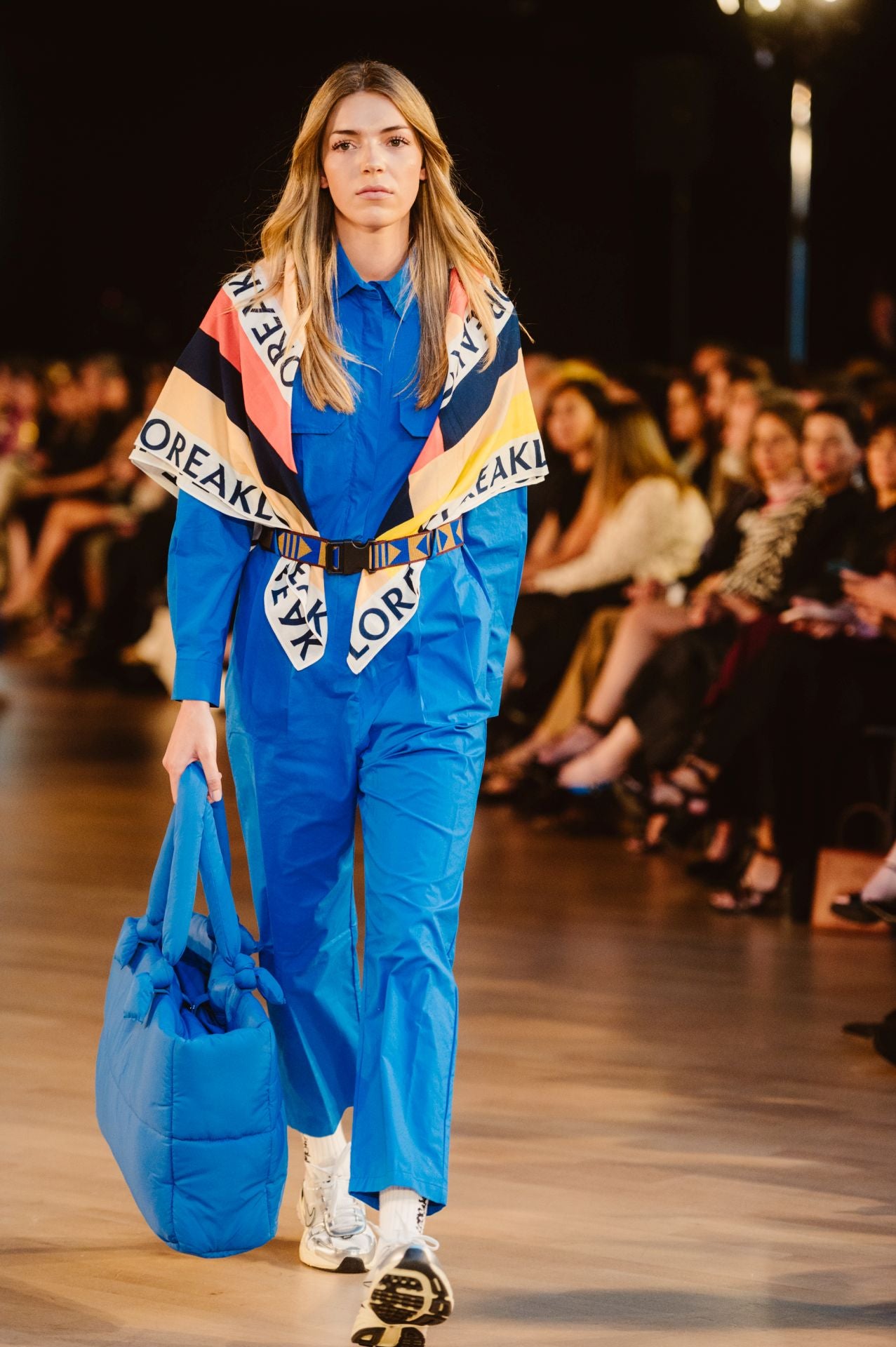 El desfile 30 aniversario de Loreak Mendian