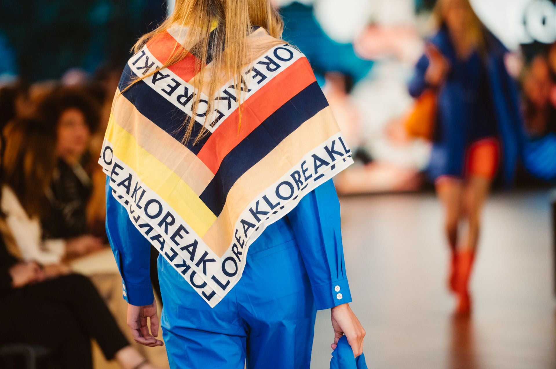 El desfile 30 aniversario de Loreak Mendian