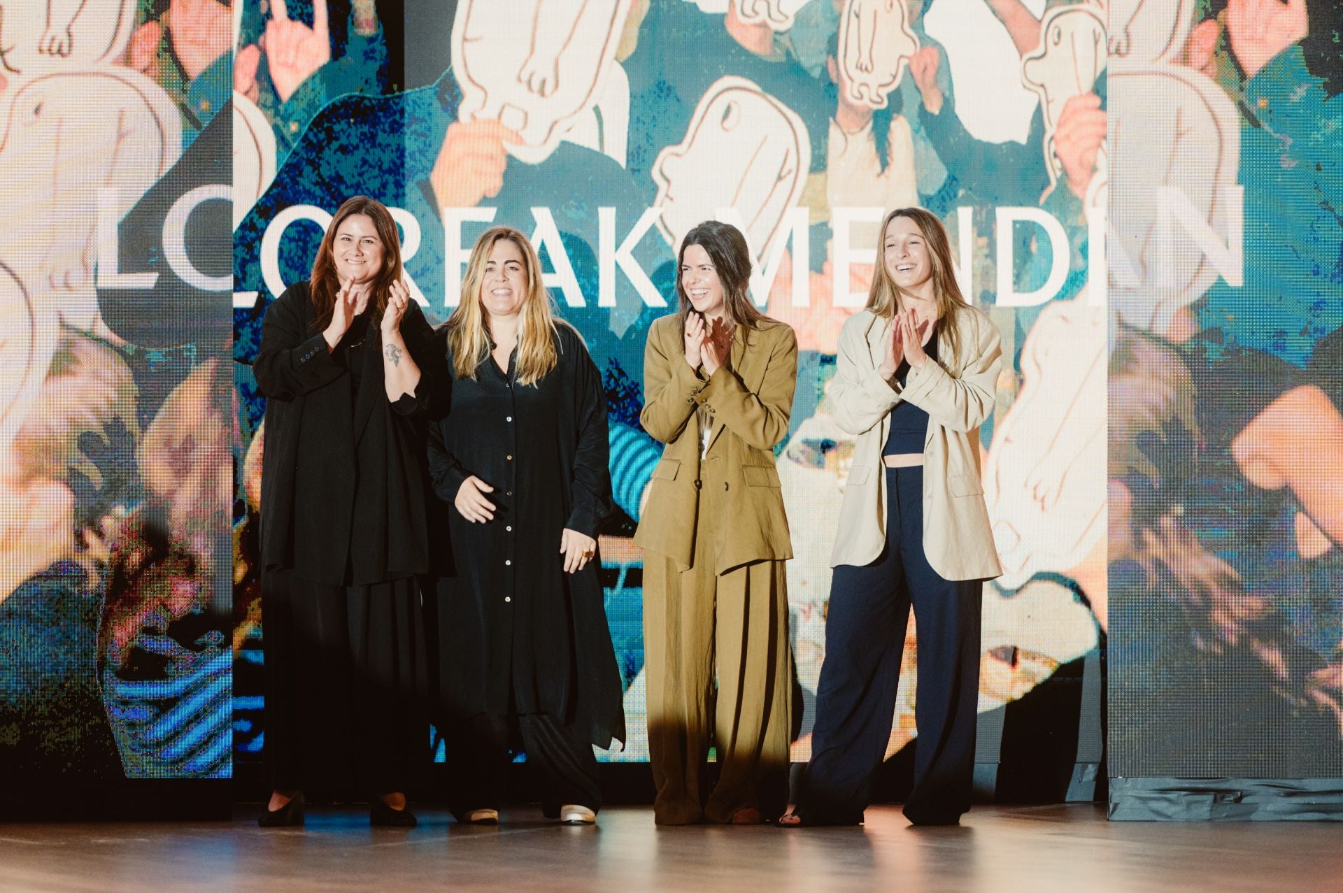 El desfile 30 aniversario de Loreak Mendian