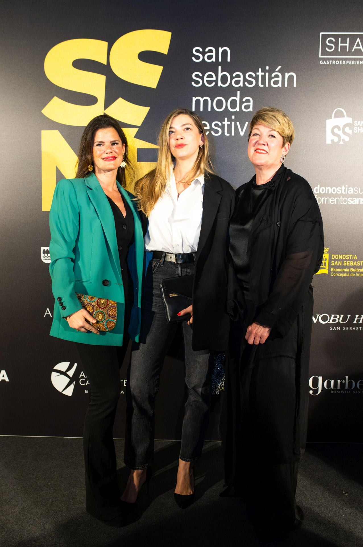 Diversión en el photocall de Loreak Mendian