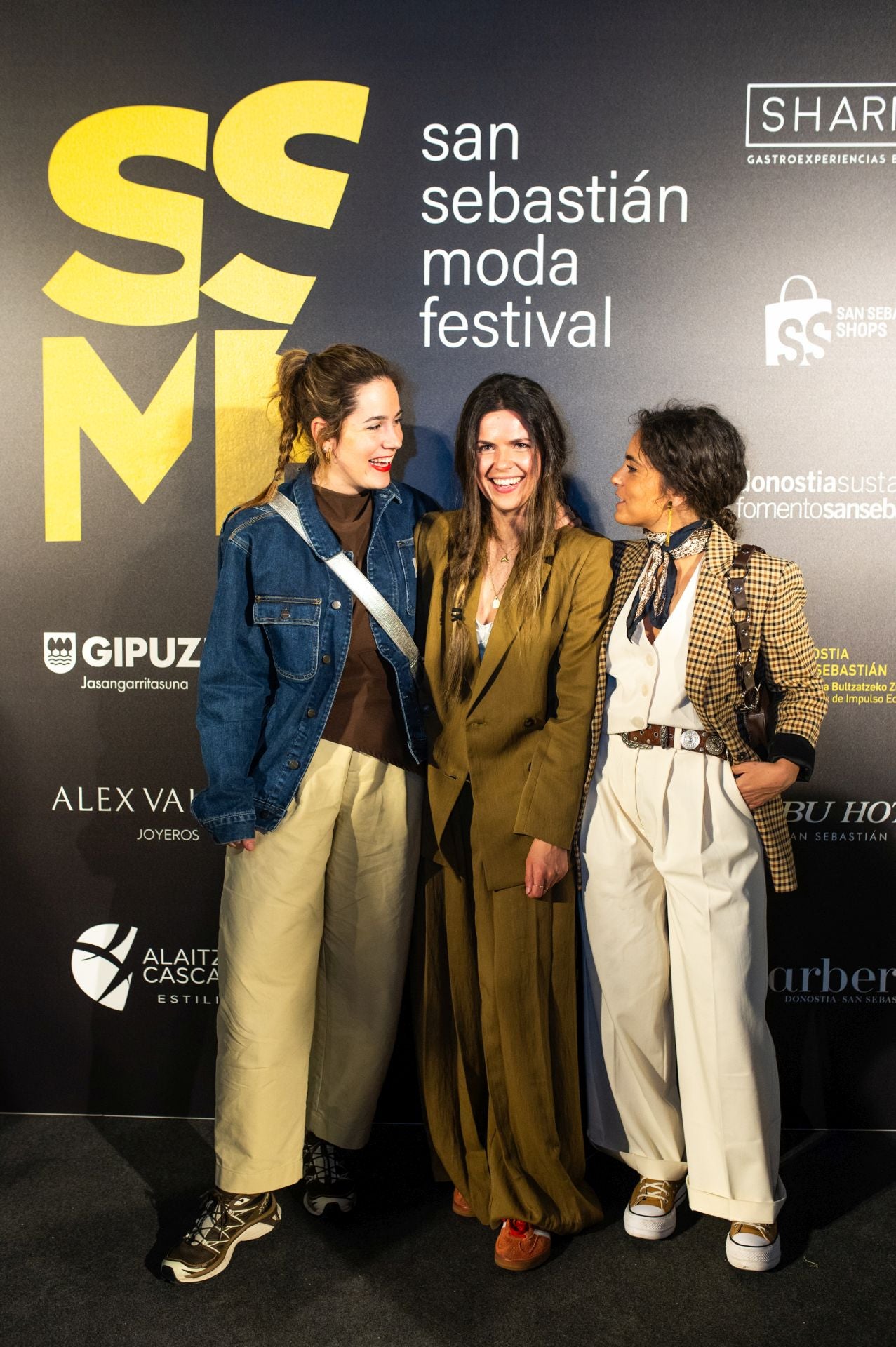 Diversión en el photocall de Loreak Mendian