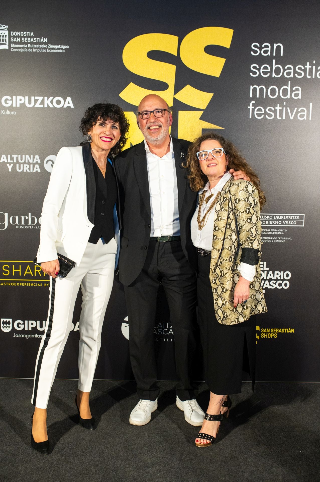 Diversión en el photocall de Loreak Mendian