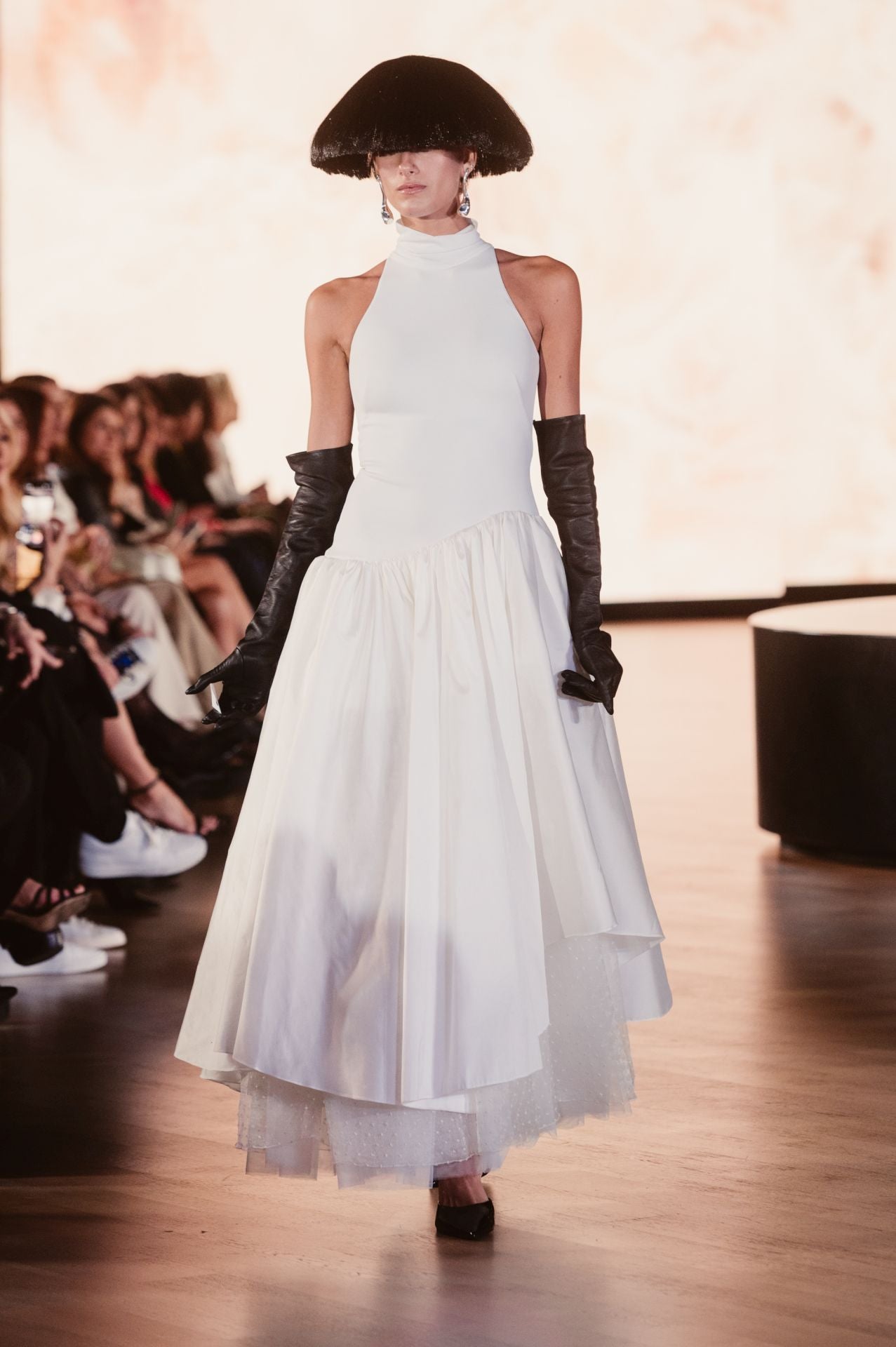 Ze García deslumbra en Balenciaga