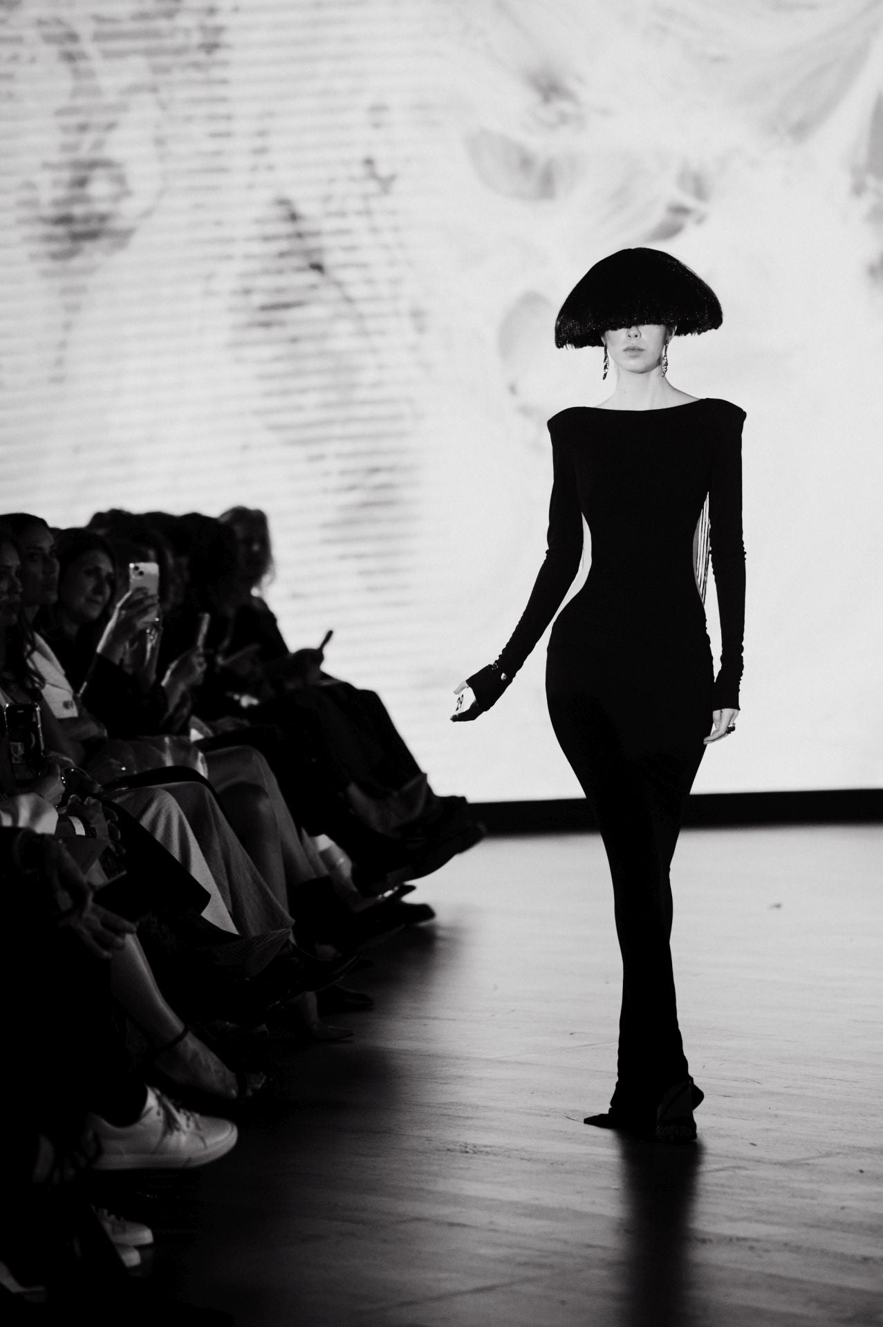 Ze García deslumbra en Balenciaga