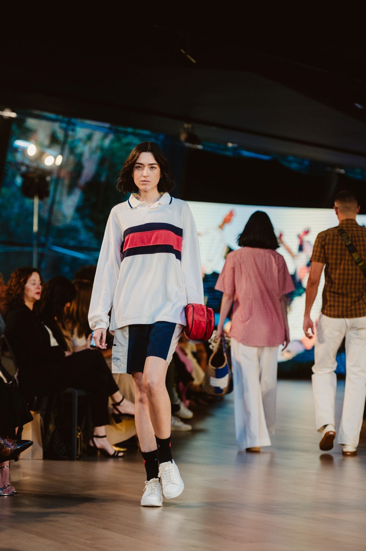 El desfile 30 aniversario de Loreak Mendian