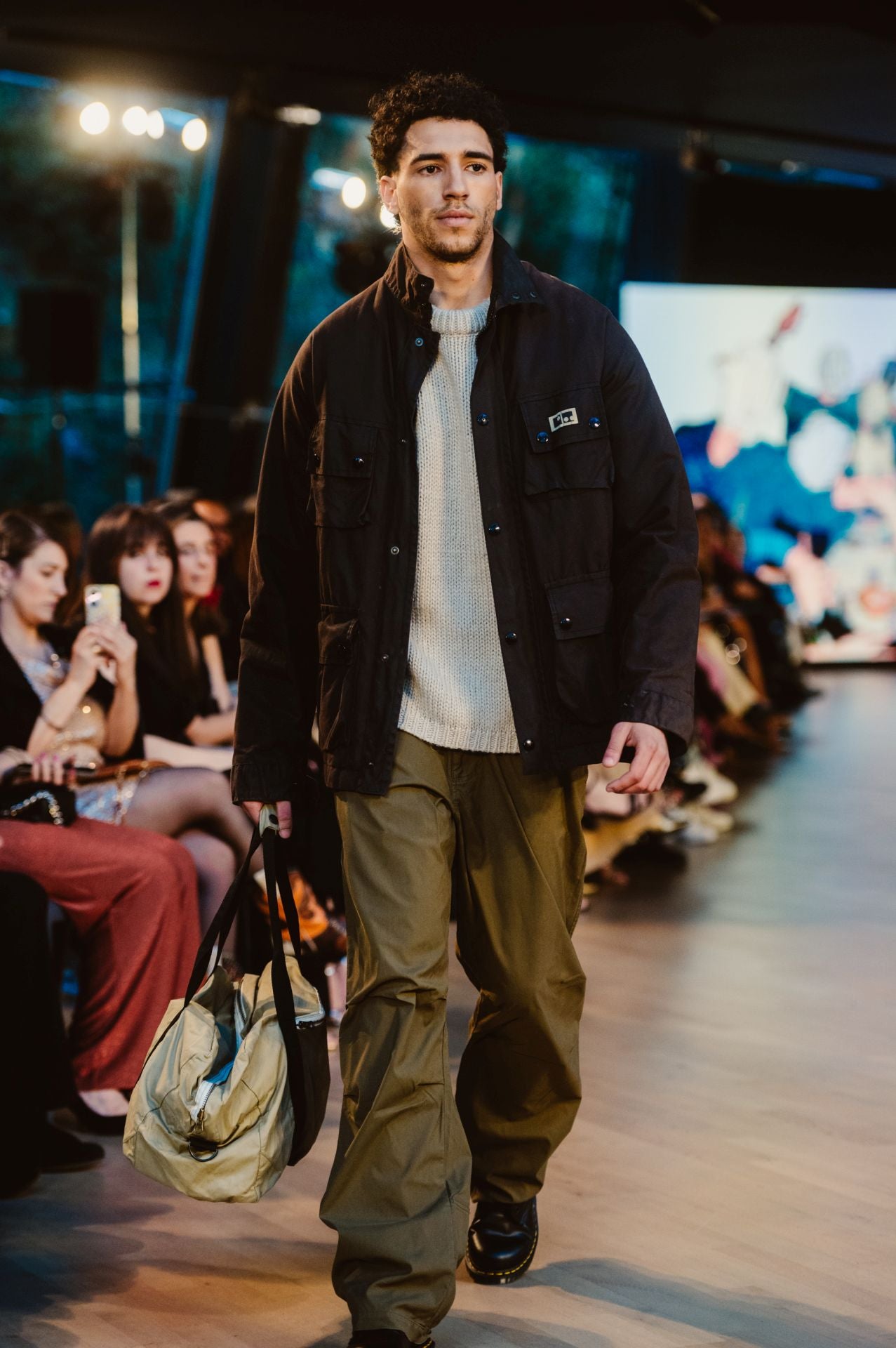 El desfile 30 aniversario de Loreak Mendian