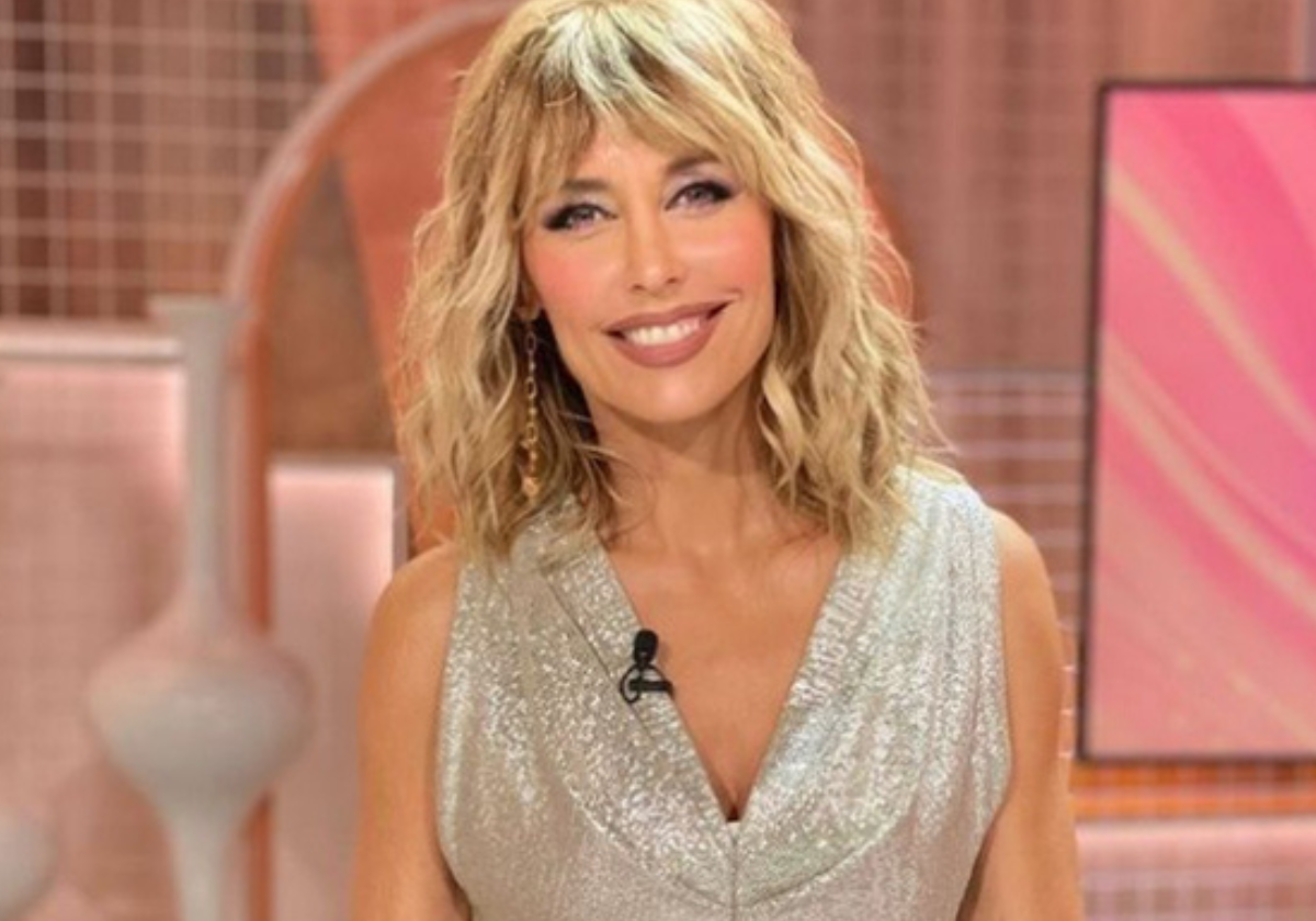 Emma García se viste de flamenca en la Feria de Abril: «Esto es una fantasía»