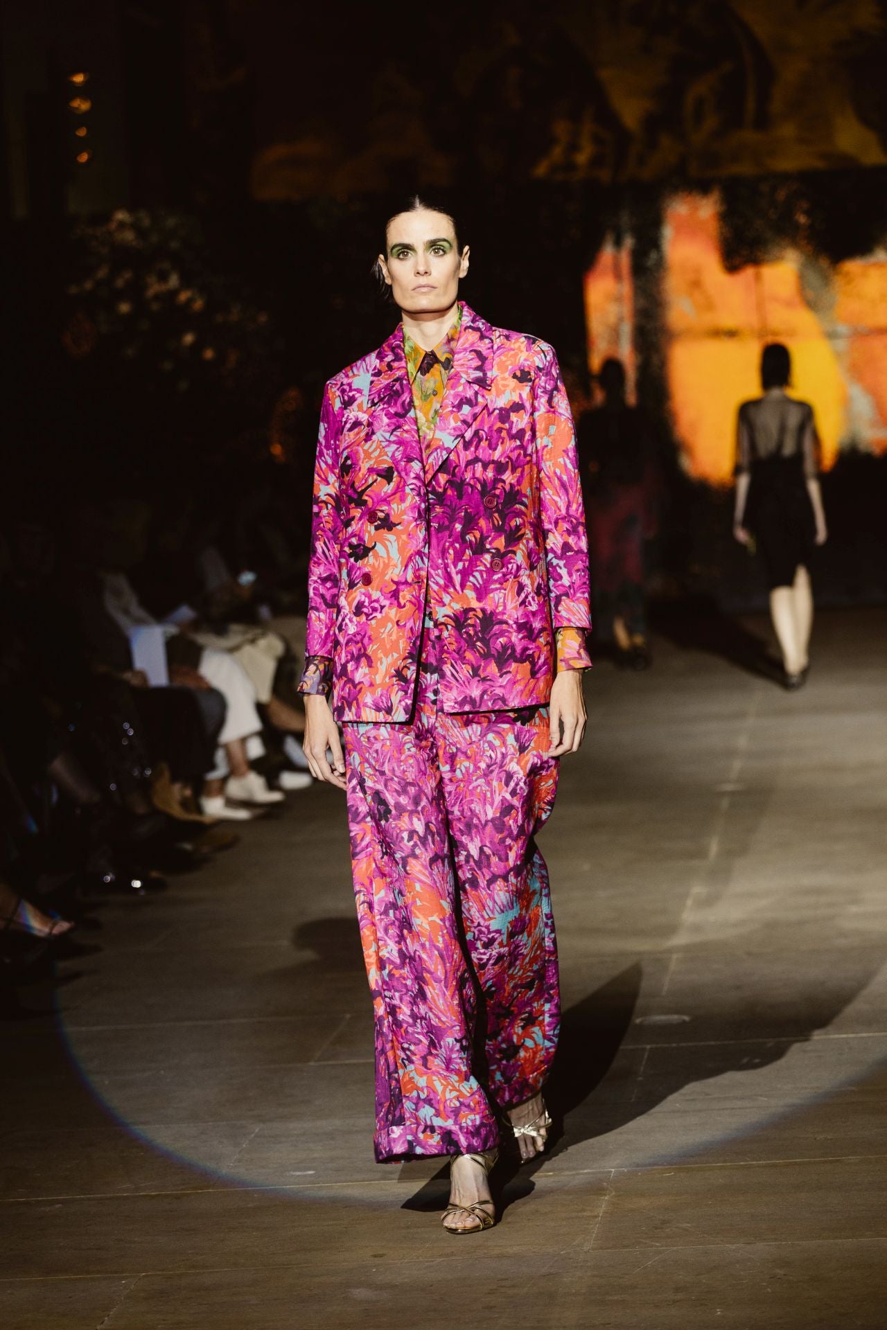 Desfile de Noventa Grados en San Telmo