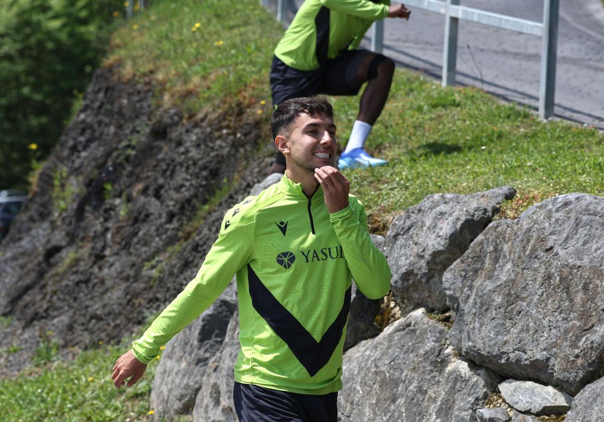 Zubimendi llegó pensativo al entrenamiento de este domingo en Zubieta.