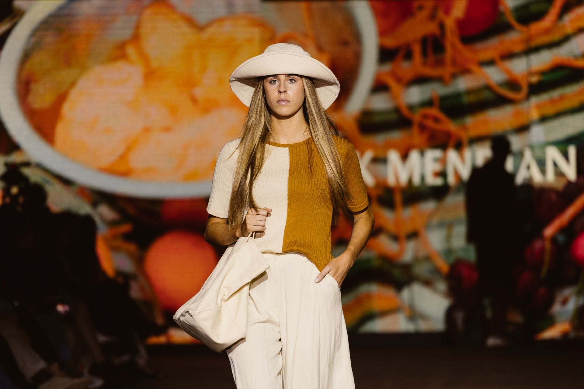 Las imágenes del desfile de Loreak Mendian en San Telmo