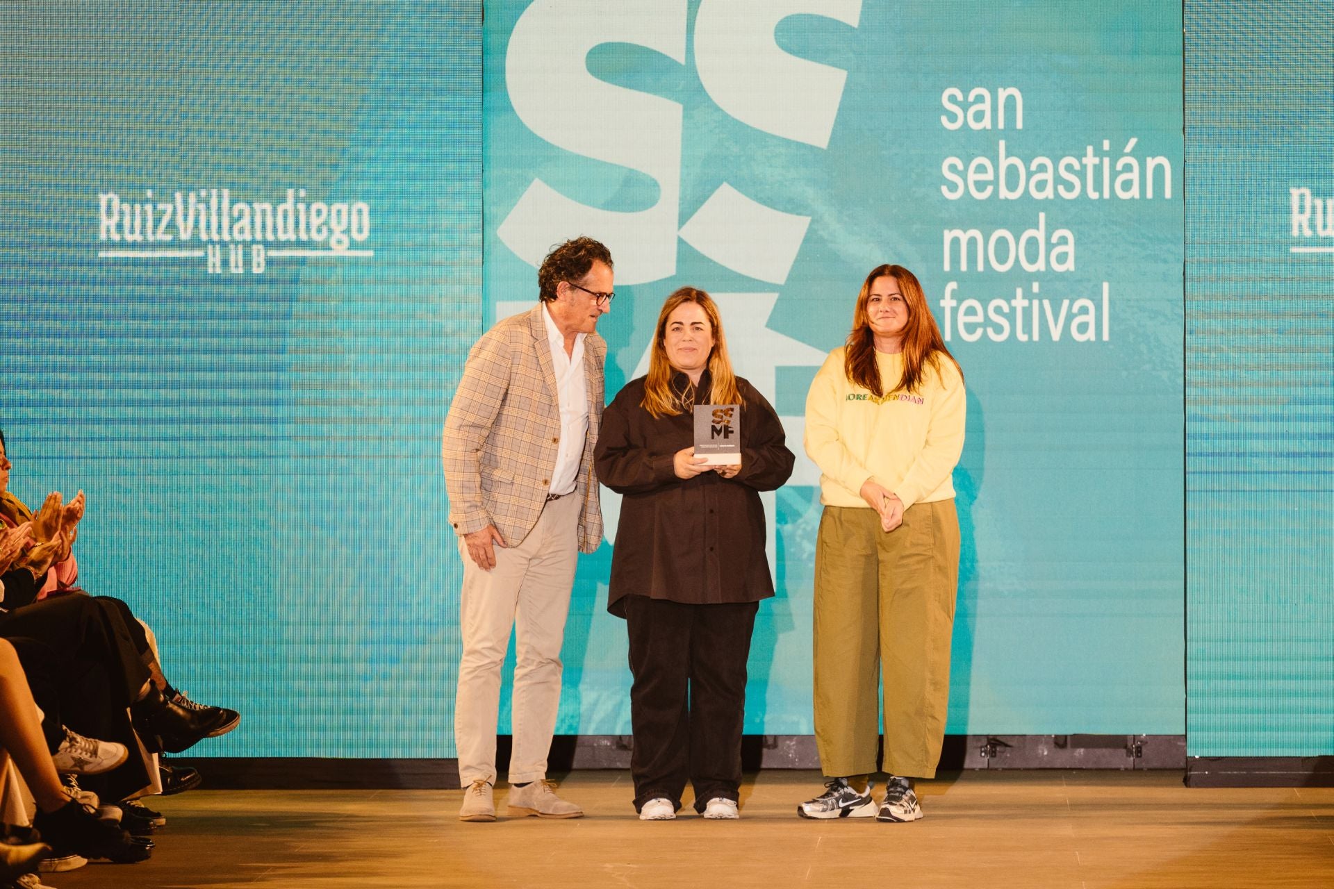 Las imágenes del desfile de Loreak Mendian en San Telmo