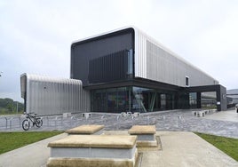 Edificio de Mubil Center que será inaugurado hoy por el lehendakari.