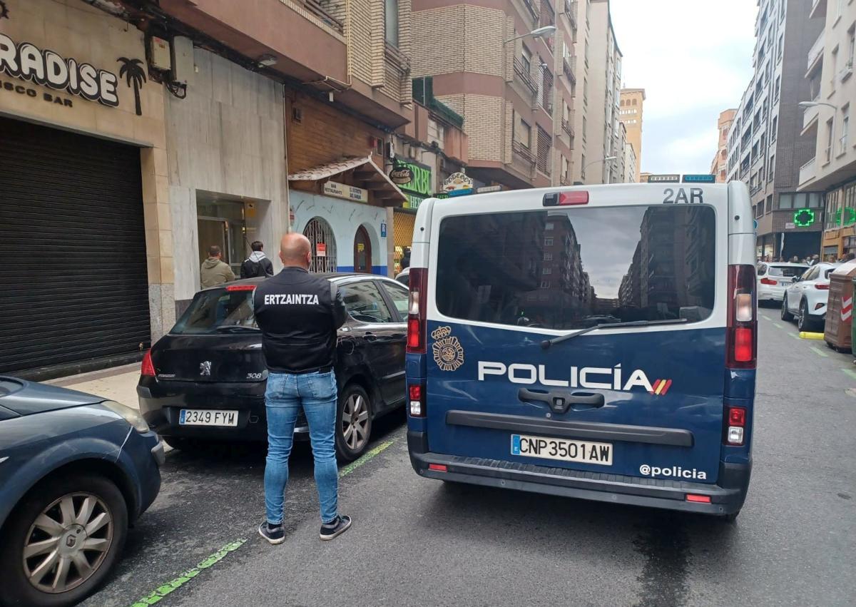 Imagen secundaria 1 - Detenido en Idiazabal un empresario riojano por explotar a extranjeros sin papeles