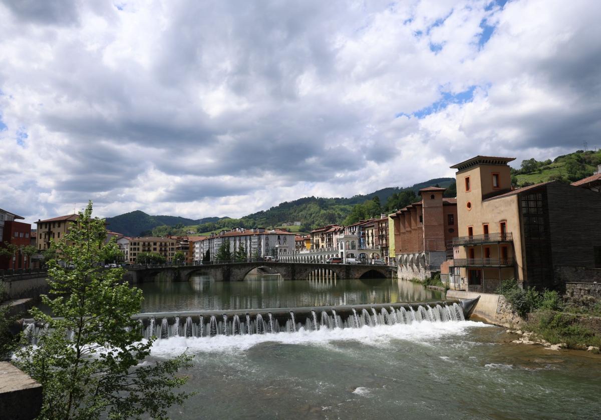 Una vista de Tolosa con amenaza de lluvia.