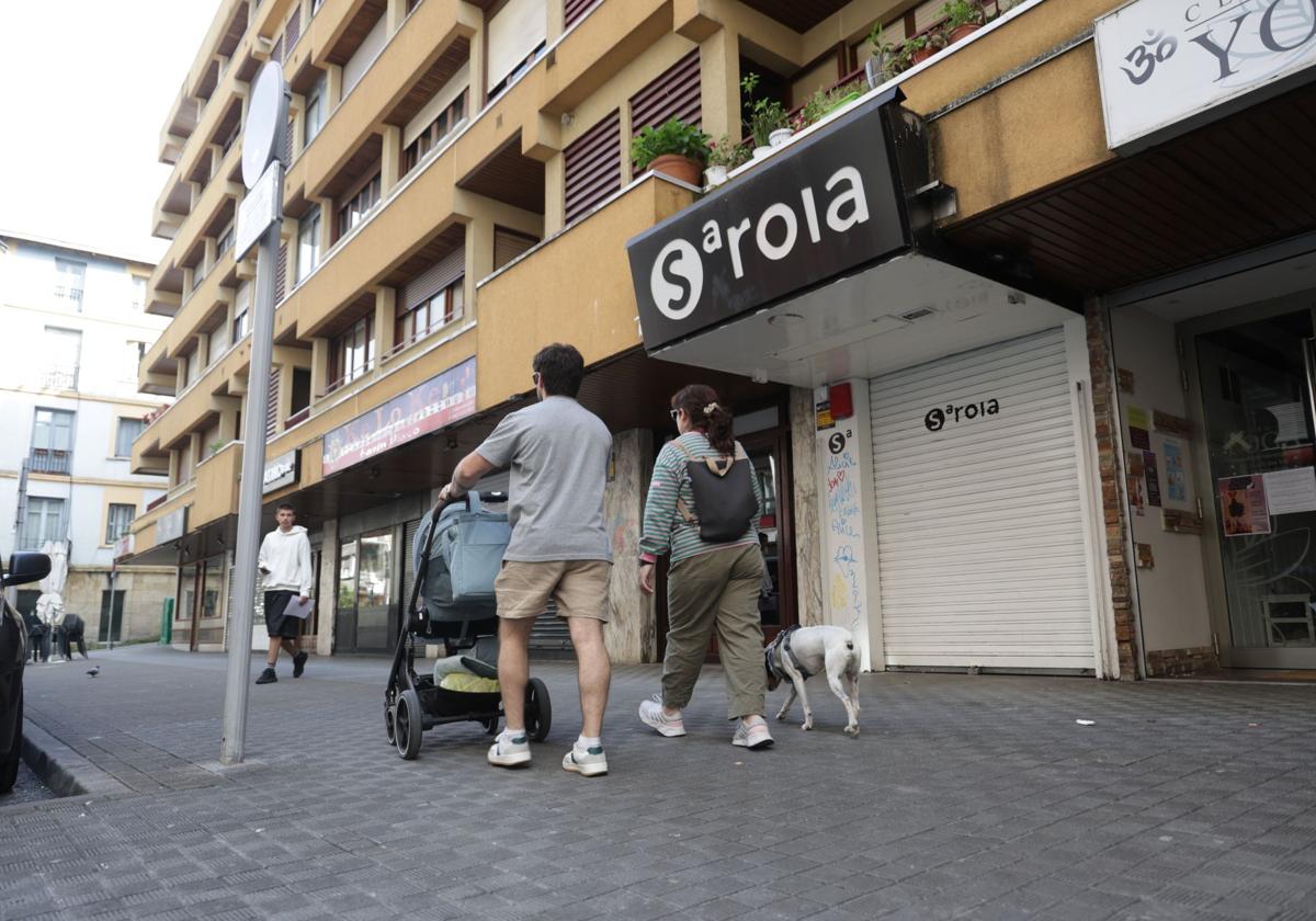 La discoteca Saroia está ubicada en una céntrica calle de Irun.
