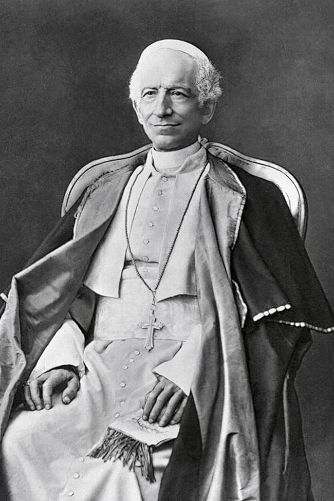 Fotografía del papa León XIII al comienzo de su pontificado, que servirá de base para el dibujo publicado por La Voz de Guipuzcoa en su número de 21 de julio de 1903.