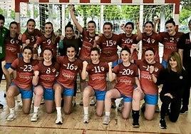 El sénior femenino ha vivido un fin de semana de emociones en el triangular disputado en Vitoria.