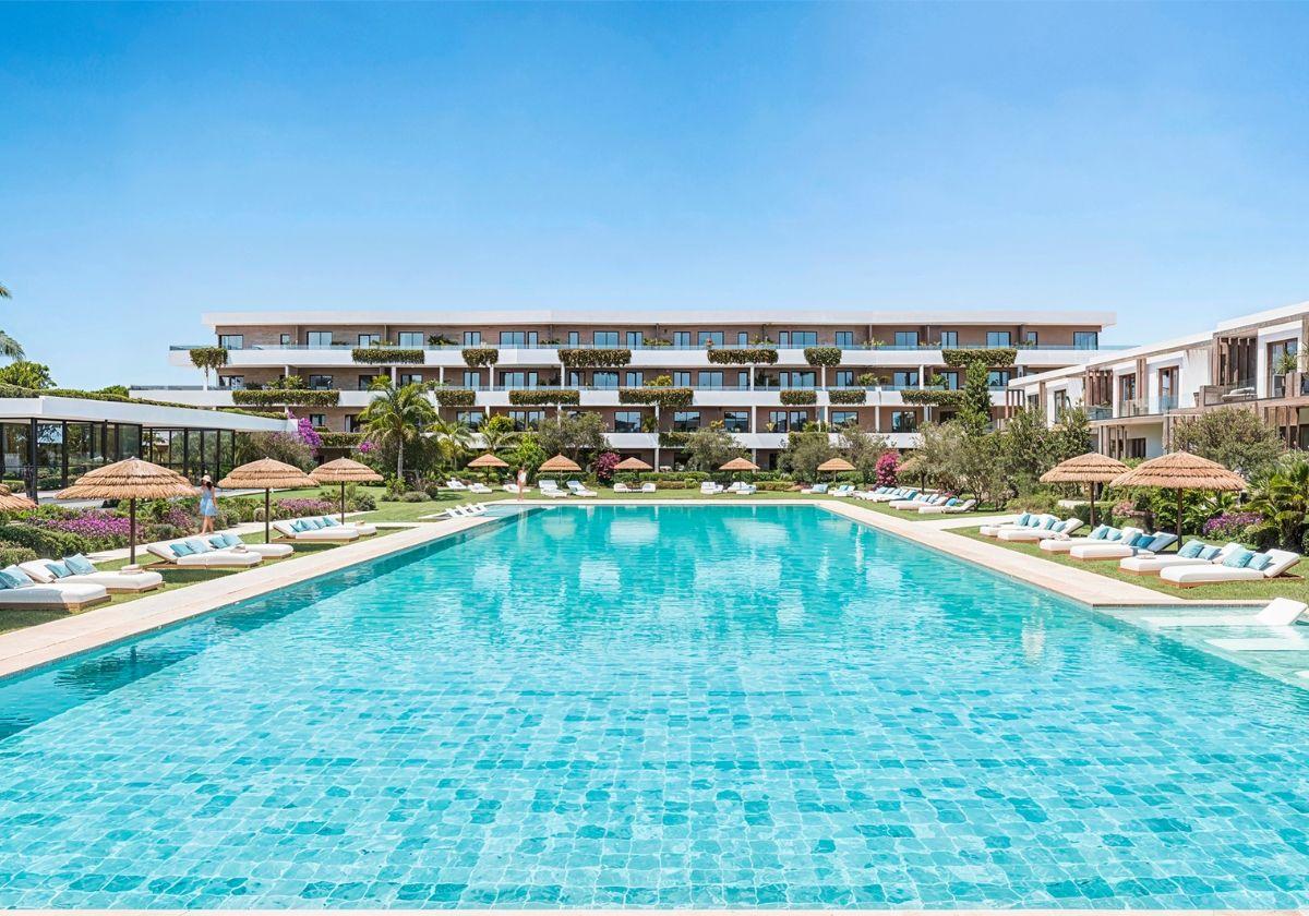 La empresa guipuzcoana que levanta un oasis de lujo en Andalucía: más de 800 viviendas, campo de golf y hoteles junto al mar