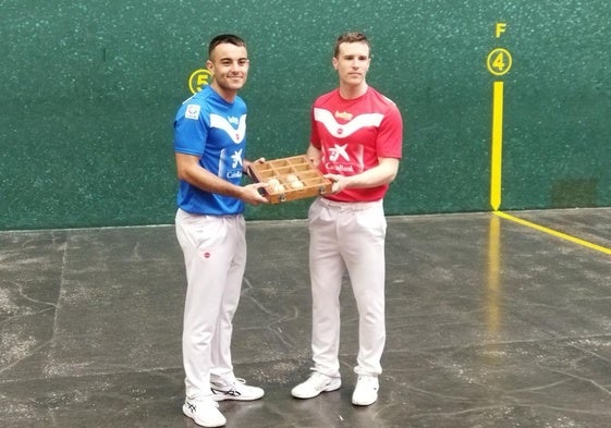 Iker Larrazabal e Iñaki Artola, en el Ogueta de Vitoria.