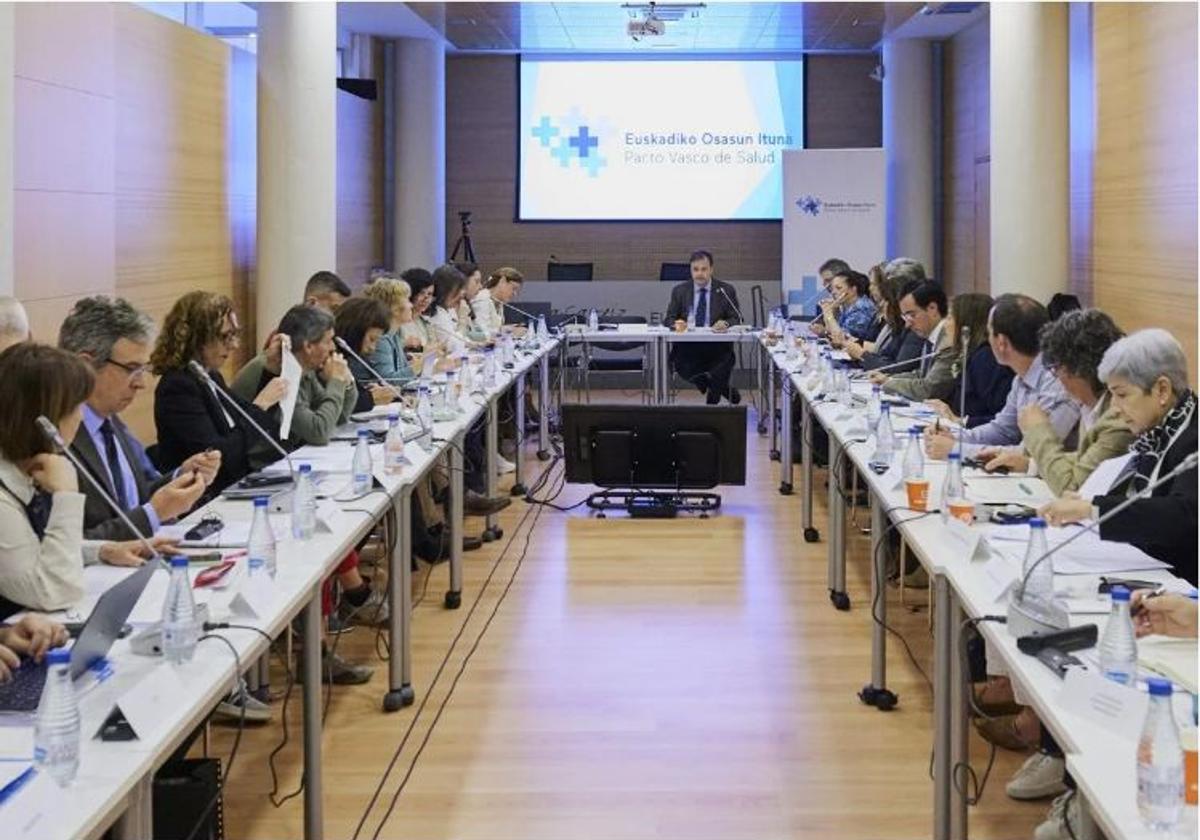 Bildu amenaza con abandonar el pacto de salud si Osakidetza sigue privatizando procesos