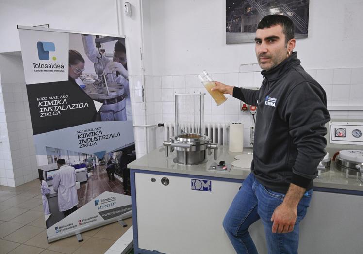 Iker Urmeneta en el Centro Integrado de Formación Profesional Tolosaldea