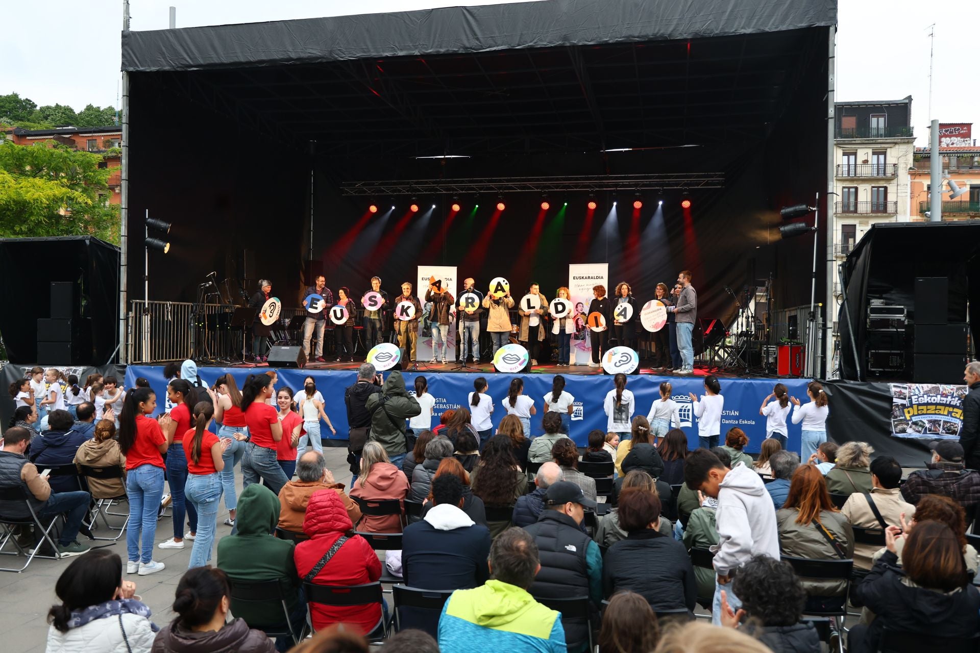 Festa giroan hasi da Donostian Euskaraldia