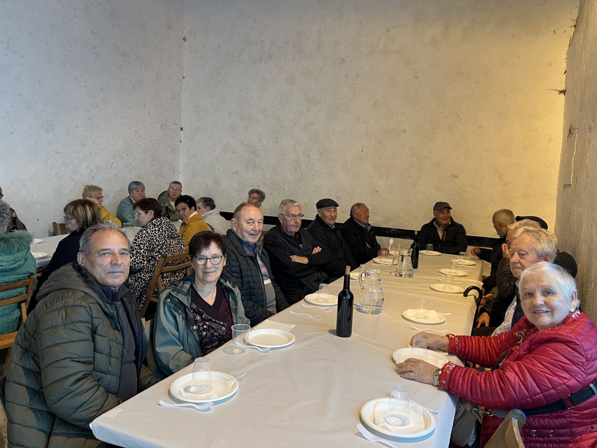 Los mayores protagonizan las primeras horas festivas en Eitza