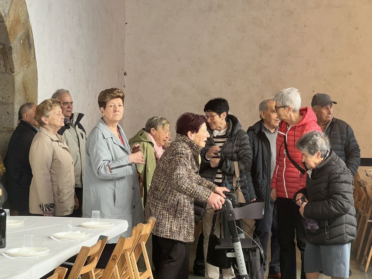 Los mayores protagonizan las primeras horas festivas en Eitza