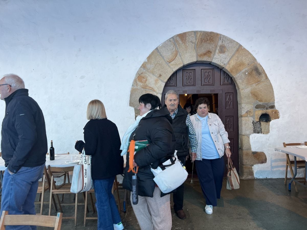 Los mayores protagonizan las primeras horas festivas en Eitza