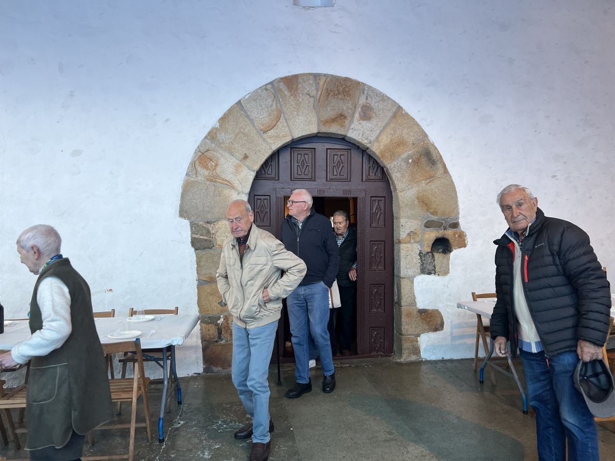 Los mayores protagonizan las primeras horas festivas en Eitza